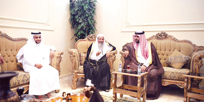   الأمير محمد يعزي أسرة الرائد العامري