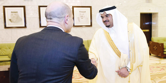  نائب أمير منطقة الرياض خلال استقباله السفير اللبناني