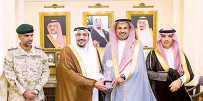 أمير منطقة القصيم يكرِّم «الاتصالات السعودية» 