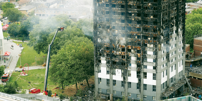  حجم الدمار الذي خلفه نشوب حريق بأحد الفنادق في لندن