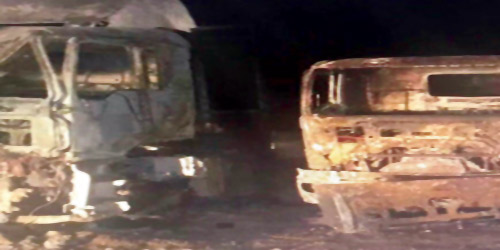  شاحنات الإغاثة التابعة لمركز الملك سلمان بعد احتراقها