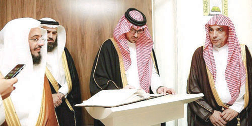  الأمير سعود بن خالد الفيصل في المعرض