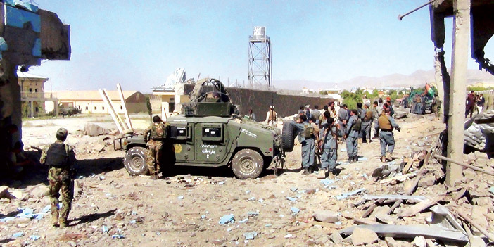 القوات الأفغانية تتواجد في موقع التفجير