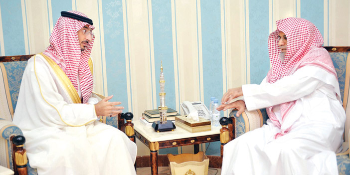   سمو نائب أمير مكة المكرمة يزور فضيلة الشيخ ابن حميد