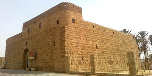  قلعة تبوك أحد أهم المعالم في المنطقة