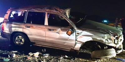 وفاة مواطن وابنته وإصابة 8 آخرين في حادث مروع شمال أبها 