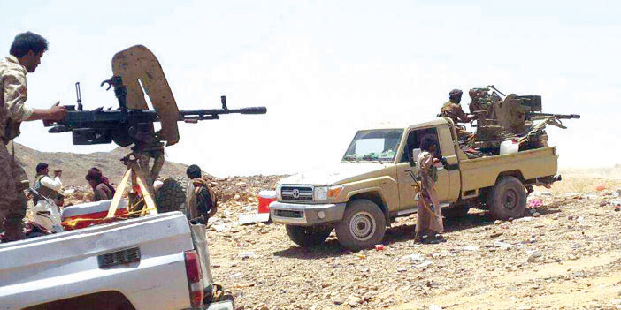  الجيش اليمني يقاتل الانقلابيين في إحدى المحافظات اليمنية
