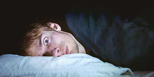 اضطرابات النوم وعلاقتها بزيادة احتمالات التغيّب عن العمل 
