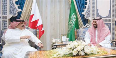 نائب خادم الحرمين استعرض مع ملك البحرين أحداث المنطقة والعلاقات الثنائية 