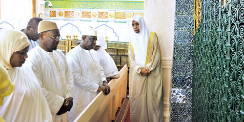 رئيس السنغال يزور المسجد النبوي 