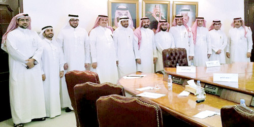  الوزير خلال استقباله وفد غرفة الرياض