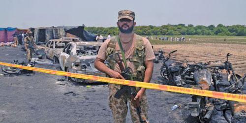 مقتل 8 جنود بانفجار عبوة ناسفة في باكستان 