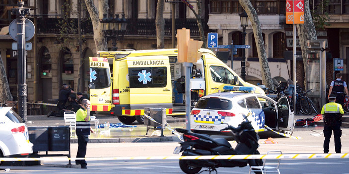  الشرطة الإسبانية تضرب طوقاً أمنياً على موقع حادثة الدهس