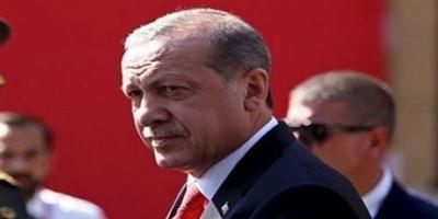 تركيا تقيل أكثر من 900 موظف حكومي 