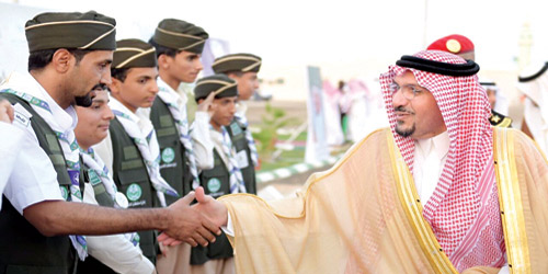  الأمير فيصل بن مشعل خلال الجولة في مدينة الحجاج