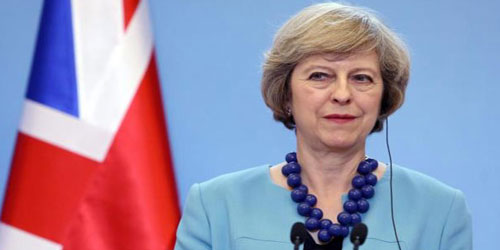 رئيسة وزراء بريطانيا تنفي الاستقالة 