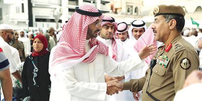 نائب أمير منطقة مكة المكرمة يتابع سير خطط إدارة الحشود والتفويج بالمسجد الحرام 