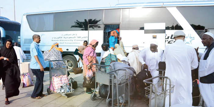 ميناء جدة يودع حجاج السودان العائدين إلى بلادهم 