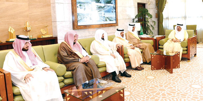 أمير منطقة الرياض يلتقي محافظ هيئة المواصفات والمقاييس وعدداً من المسؤولين 