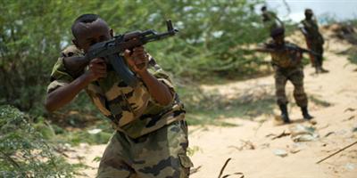 مقتل 10 جنود و7 مسلحين في اشتباكات بين الجيش الصومالي وحركة الشباب 