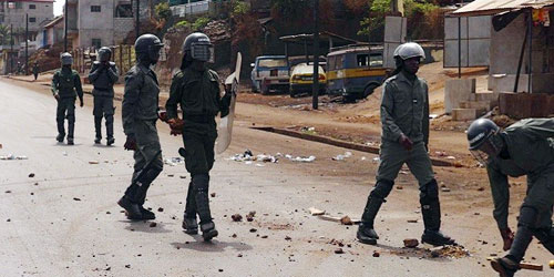 مقتل وإصابة 31 شخصاً في اشتباكات بين متظاهرين وقوات الأمن بغينيا 