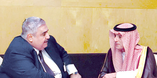  الجبير يعقد لقاء ثنائيا مع الشيخ خالد آل خليفة