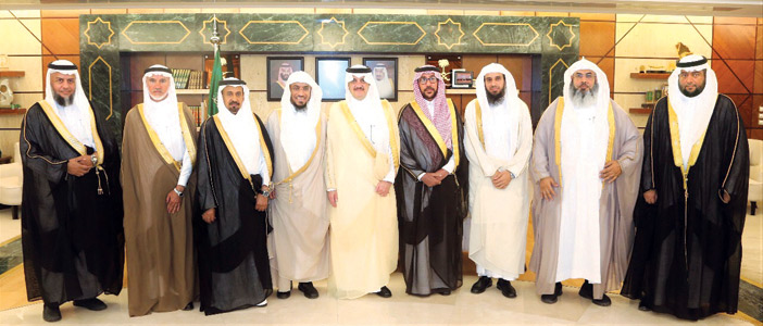  الأمير سعود مستقبلاً رئيس وأعضاء جمعية التنمية