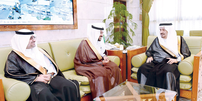 الأمير فيصل بن بندر يستقبل مدير جامعة الأمير سطام 