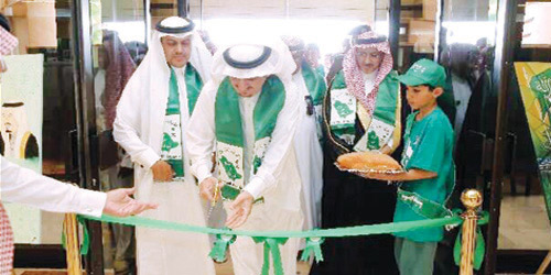 «مدارس الرياض» تكرّم أبطال الحد الجنوبي في احتفالها باليوم الوطني 