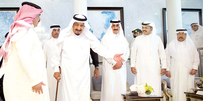  خادم الحرمين الشريفين مستقبلاً ملك البحرين