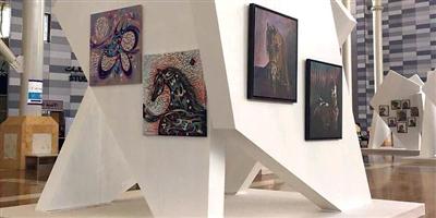 «زوايا لونية» أول معرض للفنون التشكيلية منح الفرصة للمبدعين من الجنسين 