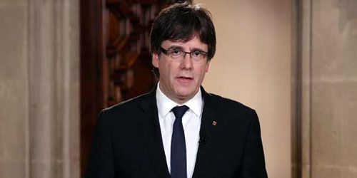 زعيم كتالونيا يقول إنه لا يخشى إلقاء القبض عليه 