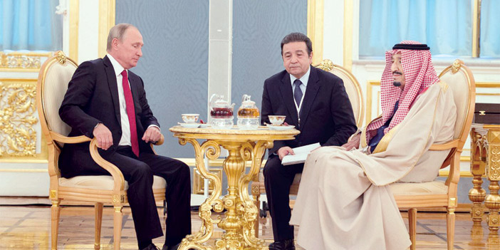 خادم الحرمين يتلقى الشاي من فخامة الرئيس الروسي 