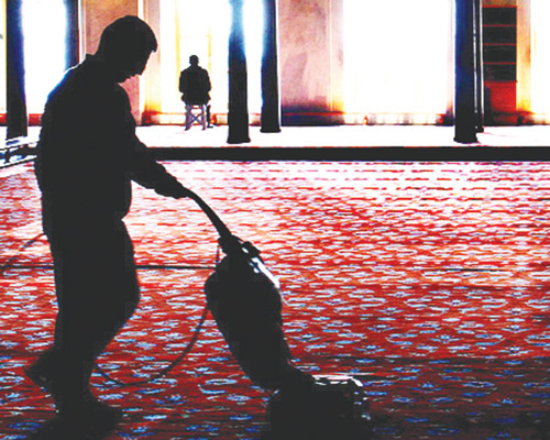  المساجد تحتاج إلى النظافة والصيانة المستمرة