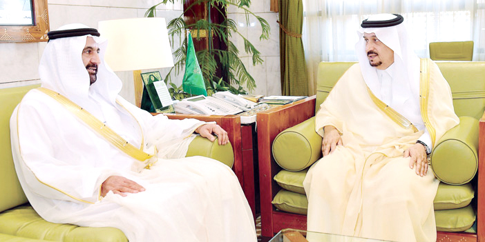  أمير منطقة الرياض يستقبل سفير الإمارات