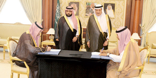 الأمير محمد بن ناصر يرعى توقيع اتفاقية تعاون بين جامعة جازان وفرع العمل 