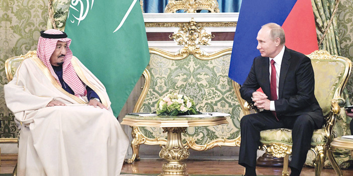  خادم الحرمين الشريفين خلال الزيارة الأخيرة إلى روسيا ولقائه الرئيس بوتين