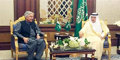 وزير الخارجية يبحث مع وزيري خارجية باكستان والسنغال استقرار اليمن ودعم شرعيته 