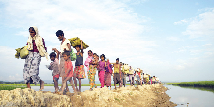  مهجرون من الروهينجيا يتجهون لمخيّم بالوخالي للاجئين في بانغلادش