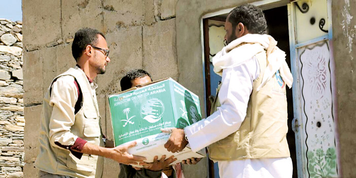  توزيع المساعدات السعودية في المناطق الوعرة بجبل مراد