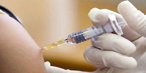 لقاح الانفلونزا يعتبر أفضل وأنجح وسيلة للوقاية من مرض الانفلونزا ومضاعفاته الخطيرة 