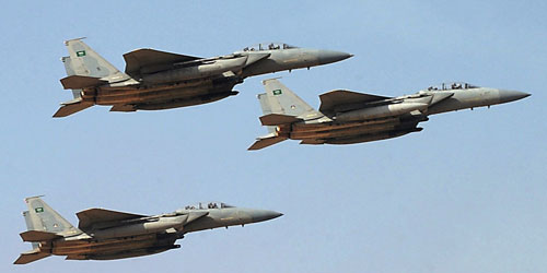 طيران التحالف العربي يكثف غاراته على مواقع ميليشيا الانقلاب شرق اليمن 