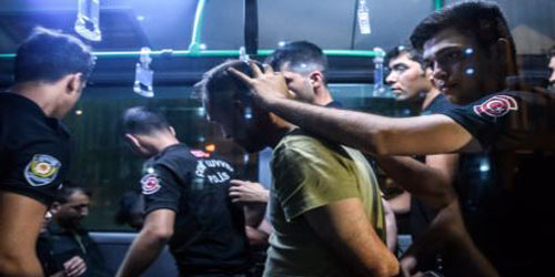 اعتقال 50 عسكريًا على صلة بالانقلاب الفاشل في تركيا 