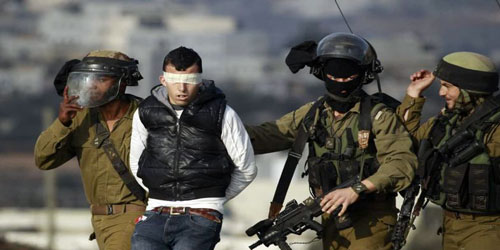 الاحتلال يقتحم محافظة الخليل ويعتقل أربعة فلسطينيين 
