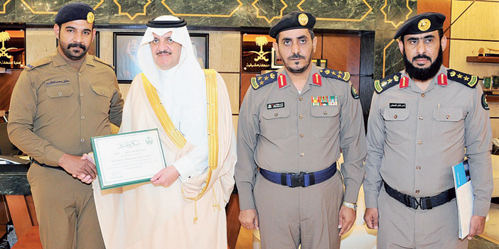  الأمير سعود بن نايف يكرم منسوبي الدفاع المدني