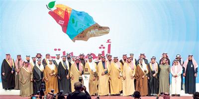 الأمير سلطان بن سلمان يكرم الشخصيات المساهمة في دعم قطاع السياحة والتراث بالمملكة 