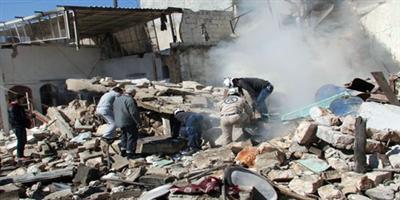 مقتل 12 مدنياً في غارات على بلدة في شرق سوريا 