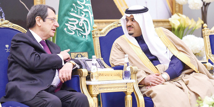  الأمير محمد بن عبدالرحمن في وداع فخامته