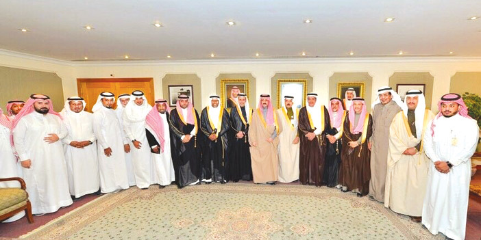  الأمير بدر بن محمد مع المشاركين