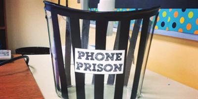 فرنسا توصل هواتف أرضية للسجناء في الزنازين 